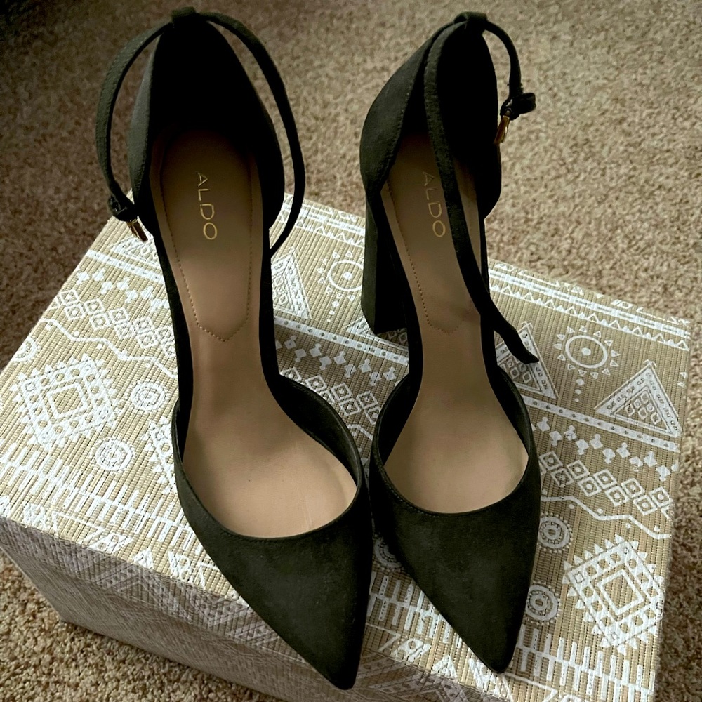 ✨Aldo heels w/ strap